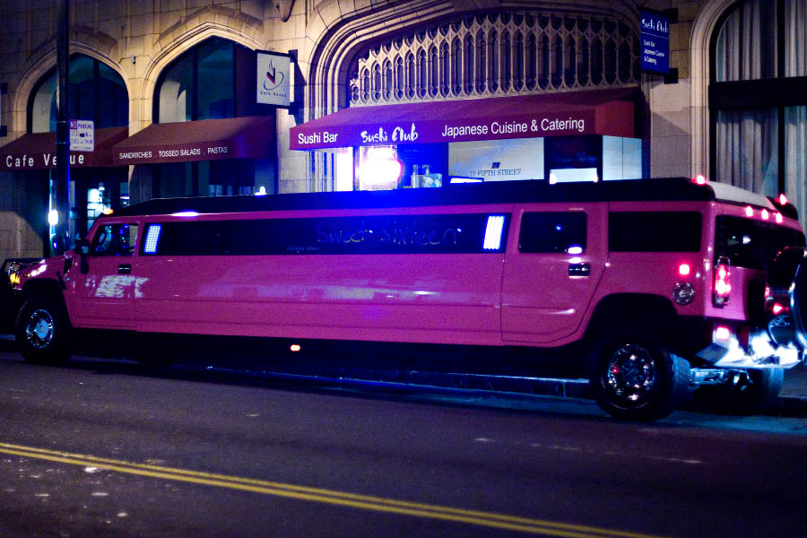 Banbury Pink Limo Hire Banbury Pink Limo Hire