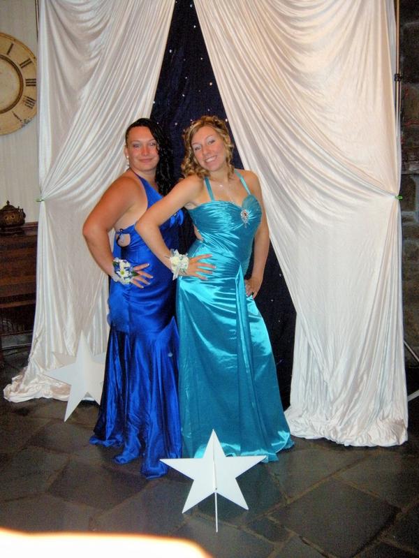 Berkshire School Prom Limo Hire Berkshire School Prom Limo Hire