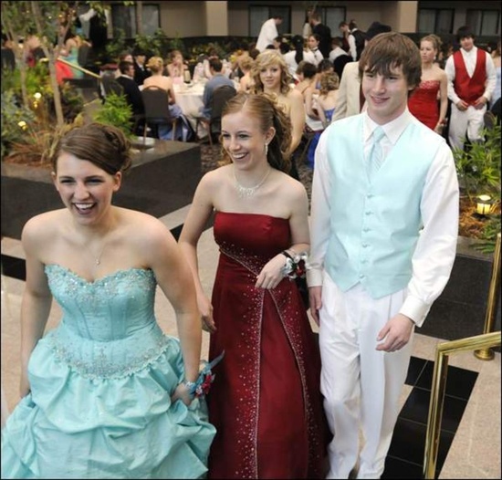 Cambridge School Prom Limo Hire Cambridge School Prom Limo Hire