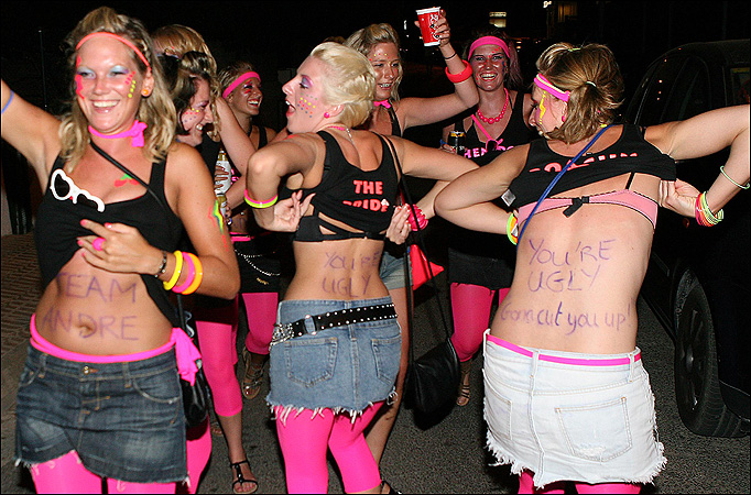 Hen Night Pink Hummer Limo Hire Limo Hire Hen Night Pink Hummer Limo Hire Limo Hire