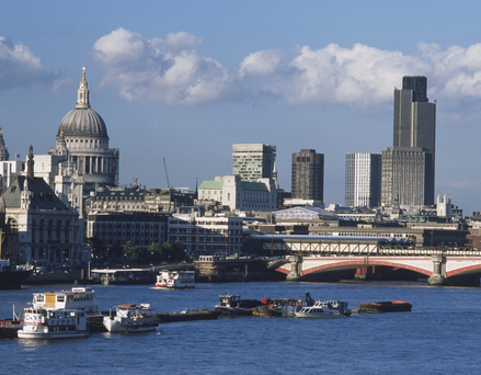 Limo Tours to London Limo Tours to London