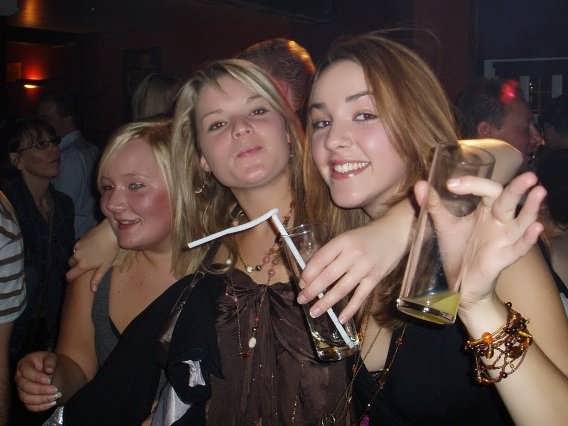 Luton Girls Night Out Limo Hire Luton Girls Night Out Limo Hire
