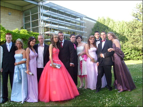 Luton School Prom Limo Hire Luton School Prom Limo Hire