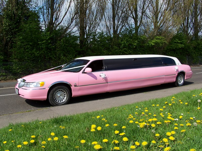 Nuneaton Pink Limo Hire