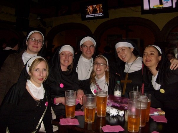 Hen Night Party Bus Limo Hire Hen Night Party Bus Limo Hire